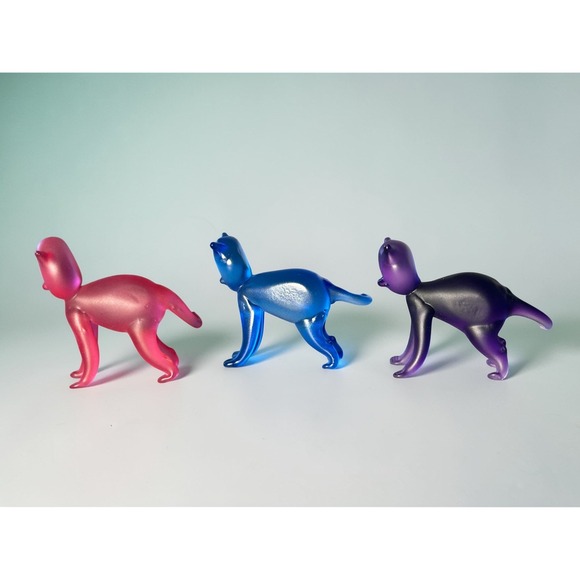 Set of 4 Frosted Glass Cat Figurines Pink Blue Purple Green Art Glass Miniatures - Picture 2 of 16